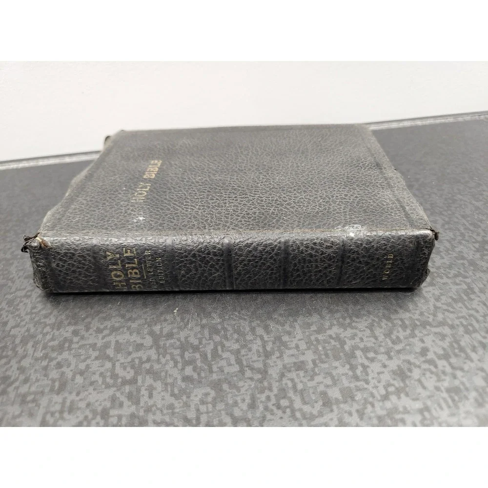 World Publishing Holy Bible Red Letter Edition KJV King James Black Paperback